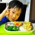從6個月到8歲都可以用 Kangovou小袋鼠不鏽鋼兒童餐具組