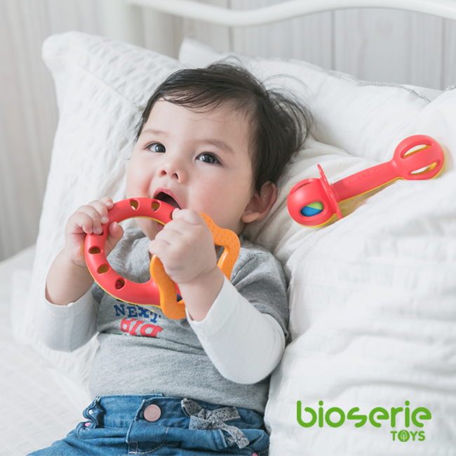 bioserie 綠色嬰兒啟發玩具