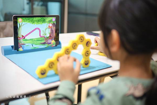 莫莉媽咪推薦有趣好玩的PLUGO互動式益智教具--激發孩子數學、邏輯力
